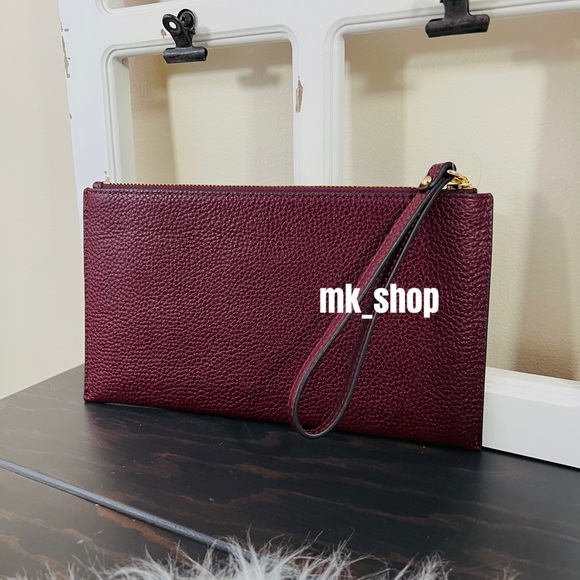 Michael Kors Jet Set Charm Large Zip Clutch Wristlet - Picture 4 of 10